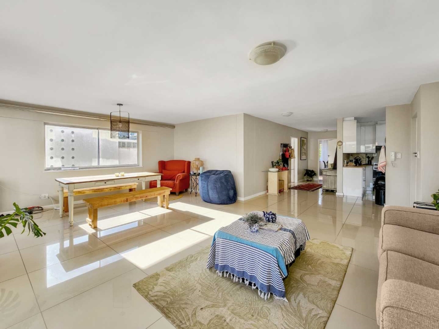 To Let 3 Bedroom Property for Rent in Sea Point Western Cape